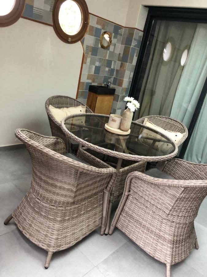 弗龙蒂尼昂Le Jardin D Eden公寓 外观 照片